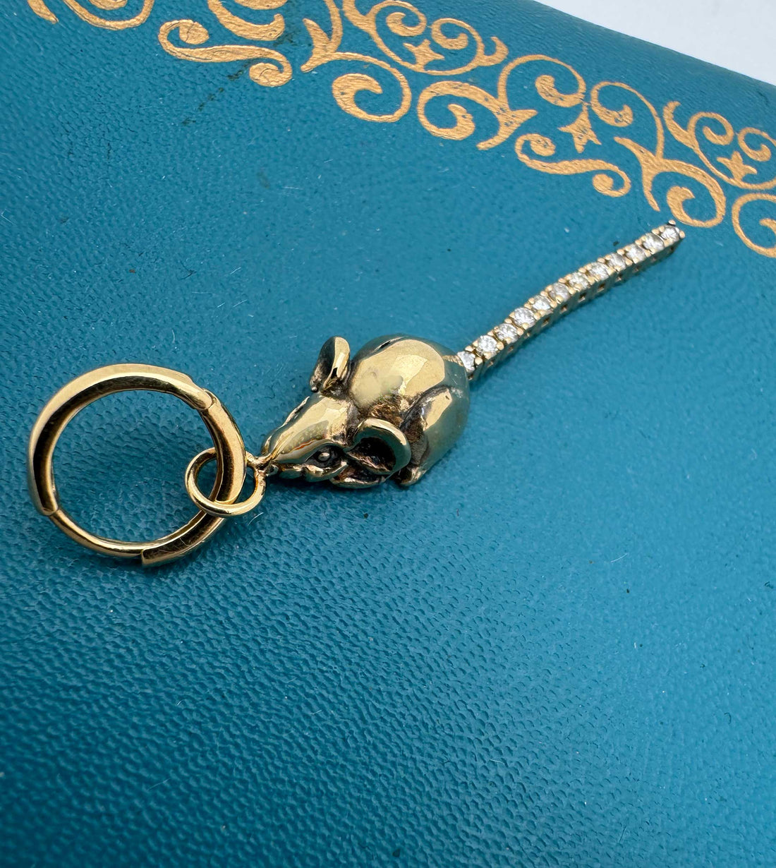 Rat Hoop Earring in 14K Gold with Moving Diamond Tail
